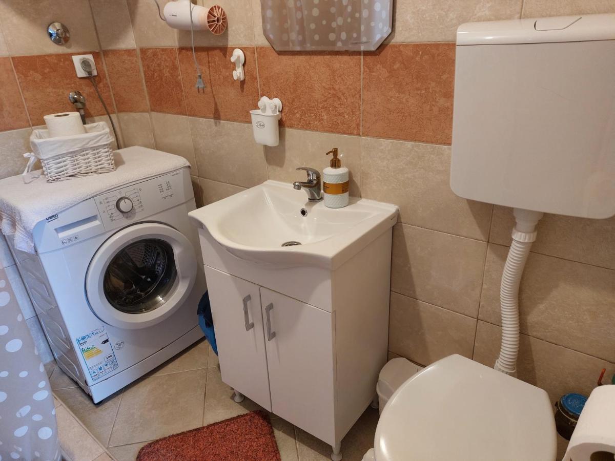 Ljubovic Apartman Ποντγορίτσα Εξωτερικό φωτογραφία